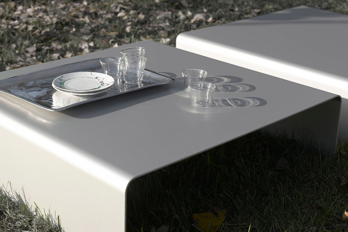 LA TABLE BASSE